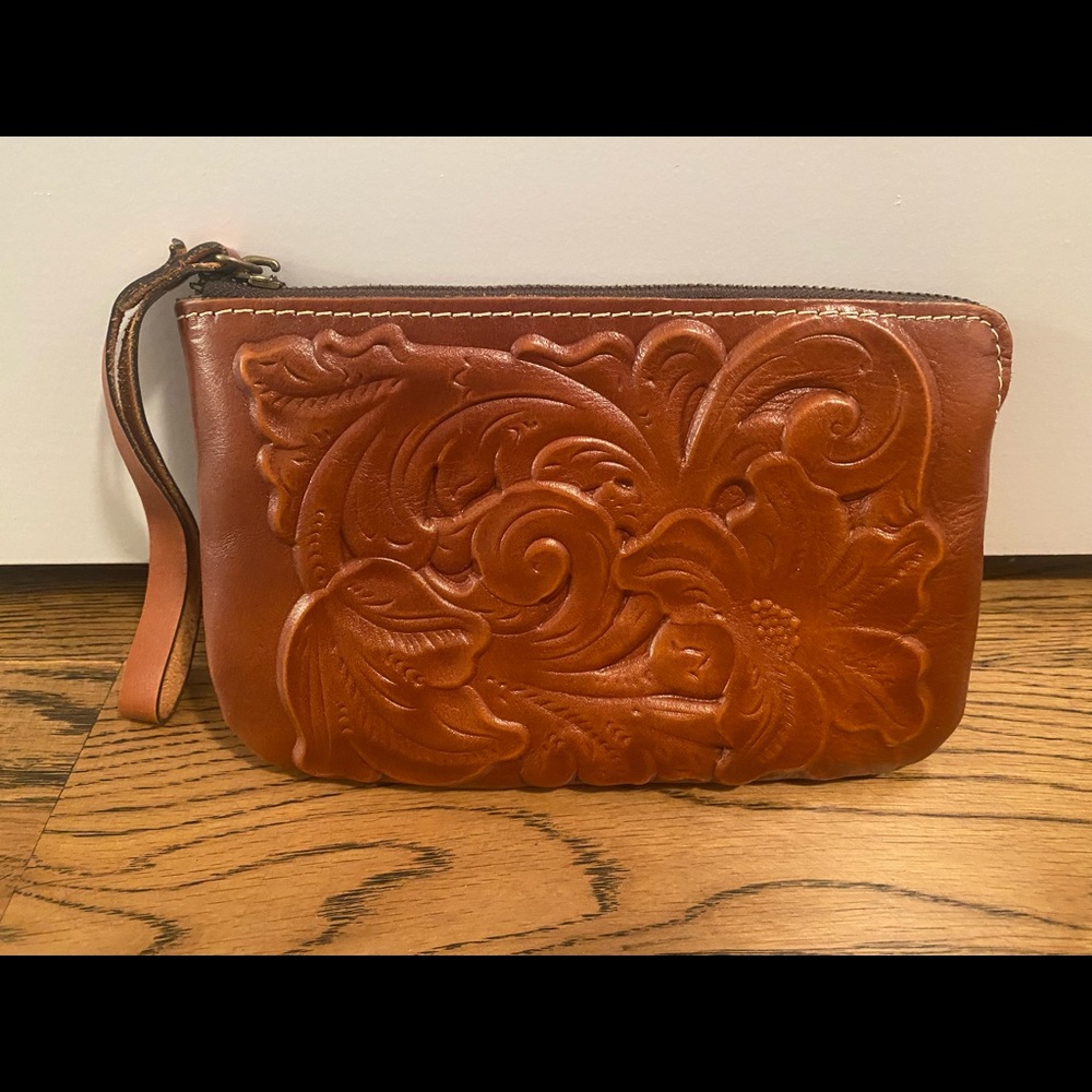 Patricia Nash wrist bag like new.  Very nice leather